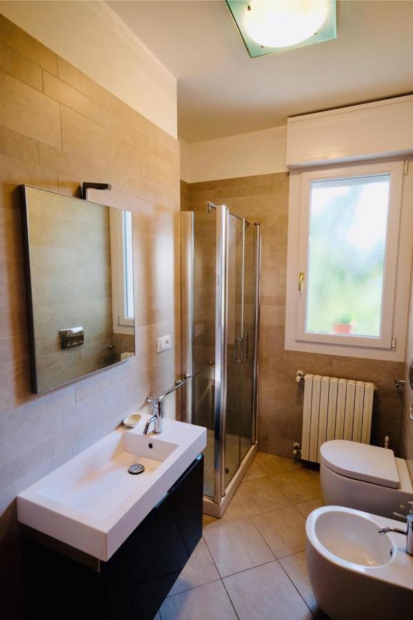 Appartamento In Villa Daniela Con Piscina Privata Carraro Immobiliare Jesolo - Family Apartments ภายนอก รูปภาพ